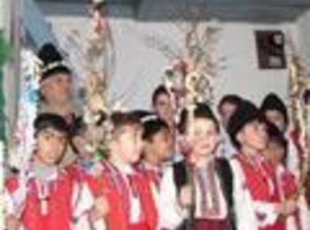 Деца поздравят кмета на Смолян
