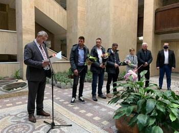 Участници от Олимпиадата в Пекин бяха посрещнати от областния управител на Смолян
