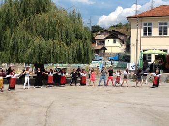 Събор на поколенията под вековната върба в Стоманево