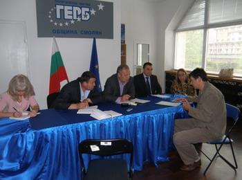 Над 20 души потърсиха Николай Мелемов в приемната
