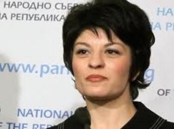 Здравният министър реже лентата на две обновени отделения в Смолянската болница
