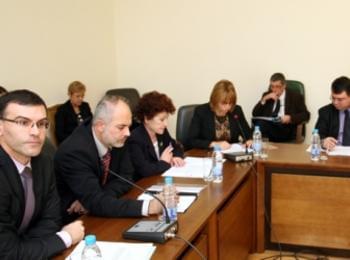 240 лв. остава минималната работна заплата през 2010 г. 