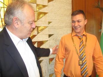 Тийнейджъри заеха ключови постове в община Смолян в "Мениджър за един ден"