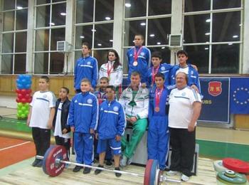 Спортната зала на Смолян да носи името на Величко Чолаков, предлага кметът