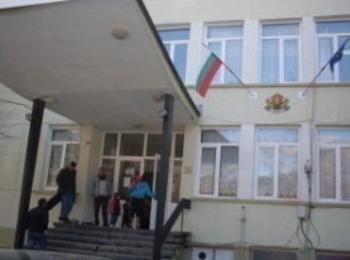 Протестът в Девин продължава и днес