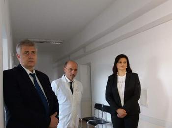 Над 150 деца преглеждат специалисти от "Пирогов" в МБАЛ - Смолян