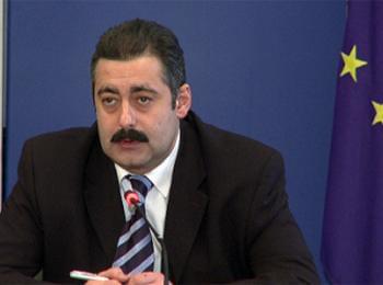 Прокуратурата обвини здравния министър Нанев