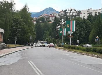 Блъснаха майка с дете на пешеходната пътека до кръстовището на Пощата