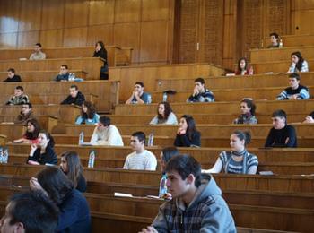 С 5300 ще са повече студентите през новата учебна година 